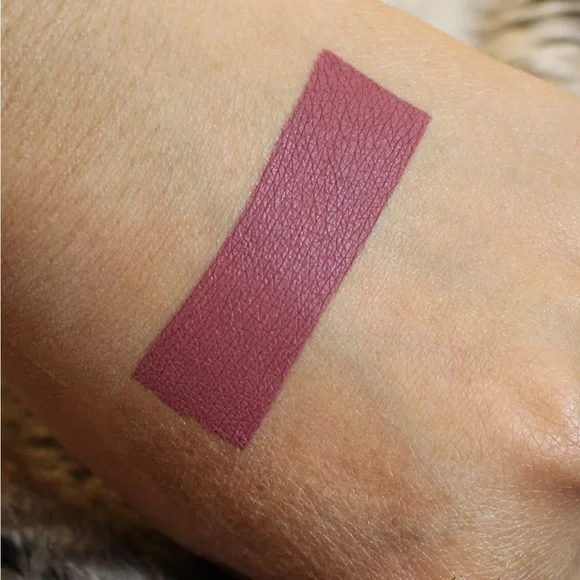 Jeffree Star Velvet Trap Lipstick Shade Androgyny - Picture 2 of 4